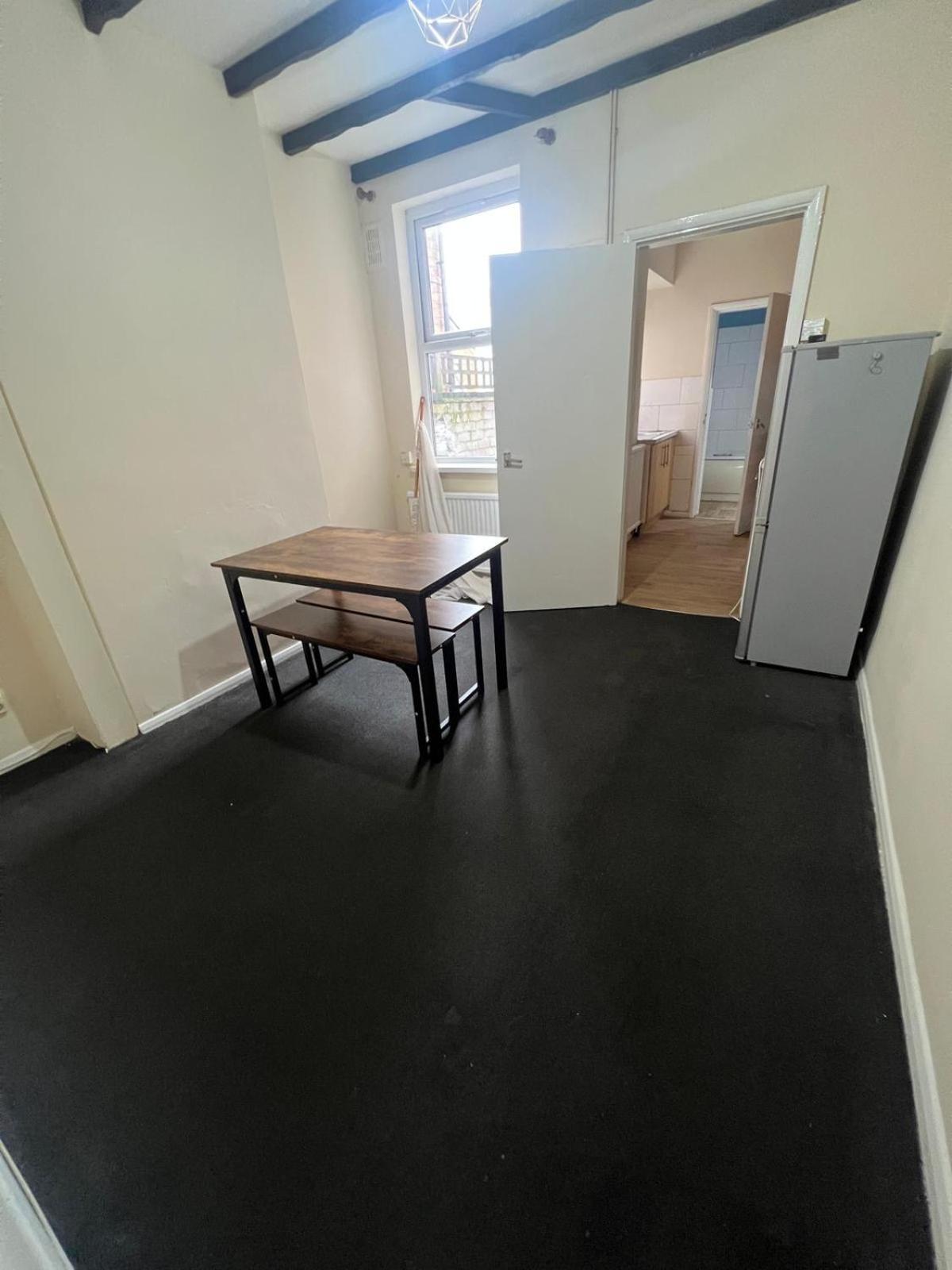 莱切斯特210 Welford Road别墅 外观 照片